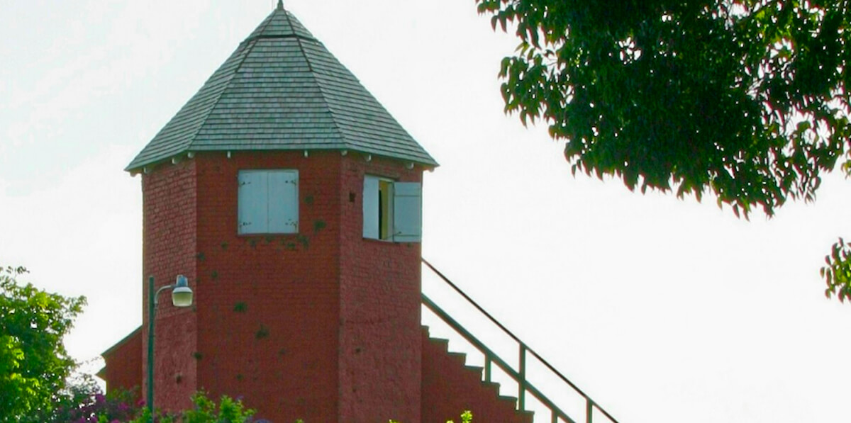 Gun Hill Signal Station has panoramic views of the island from this tower