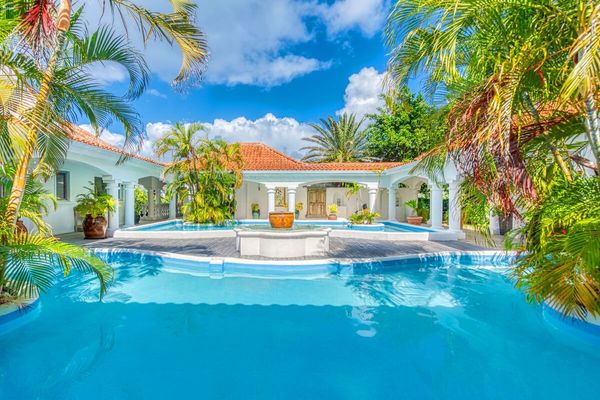 Pamplemousse Villa - St Martin - Gorgeous ocean views, Mediterranean architecture, and luxurious amenities.