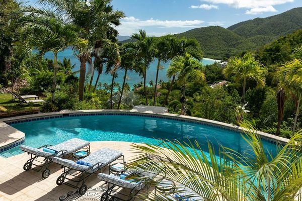 Coco de Mer is a stunning villa just a stone's throw away from the beautiful beaches of St. John.