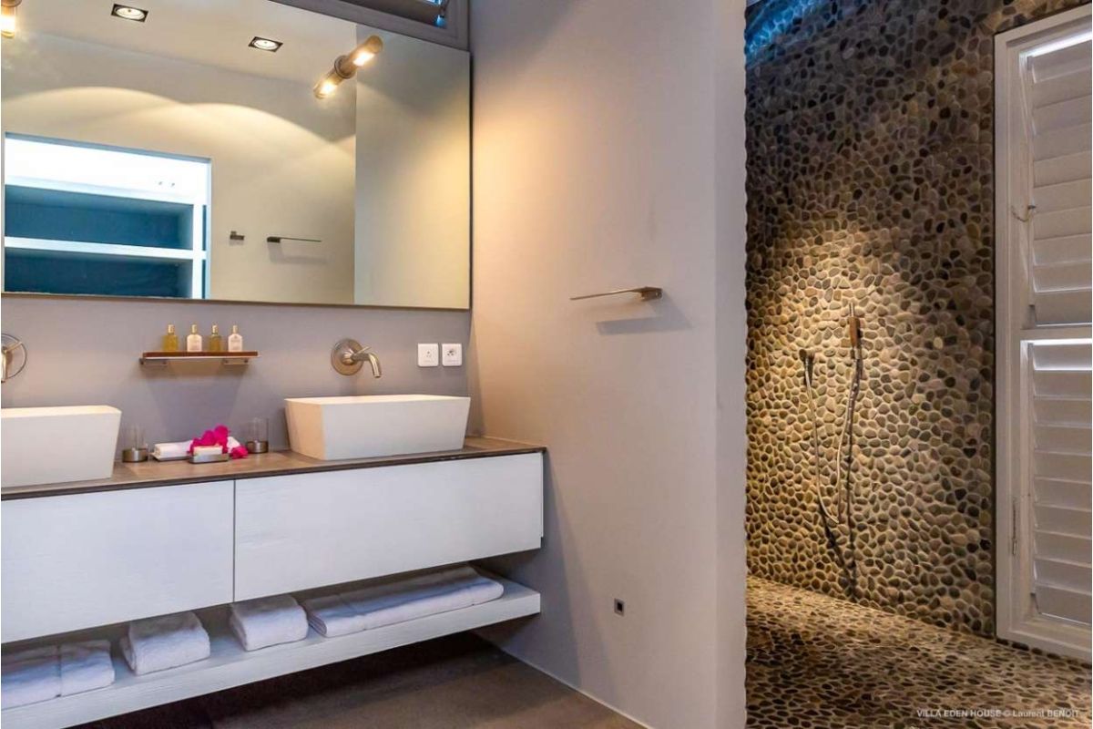 En suite bathroom