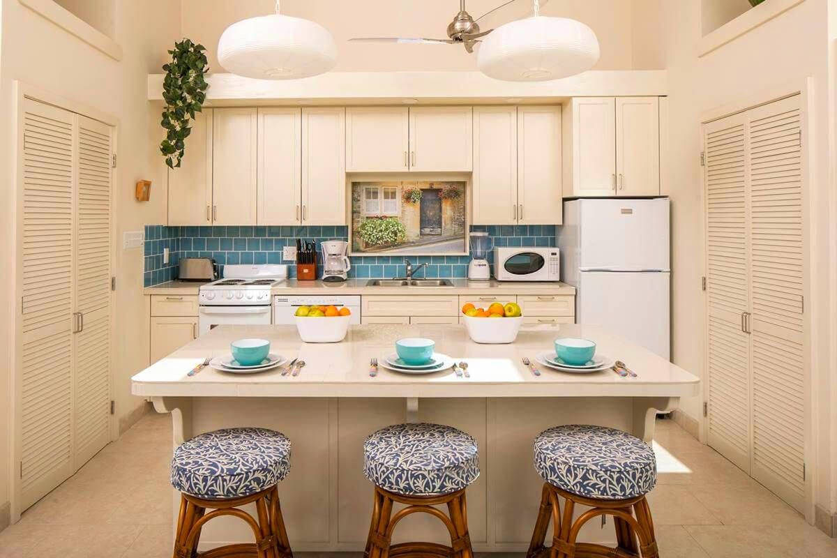 Cottage - Kitchen