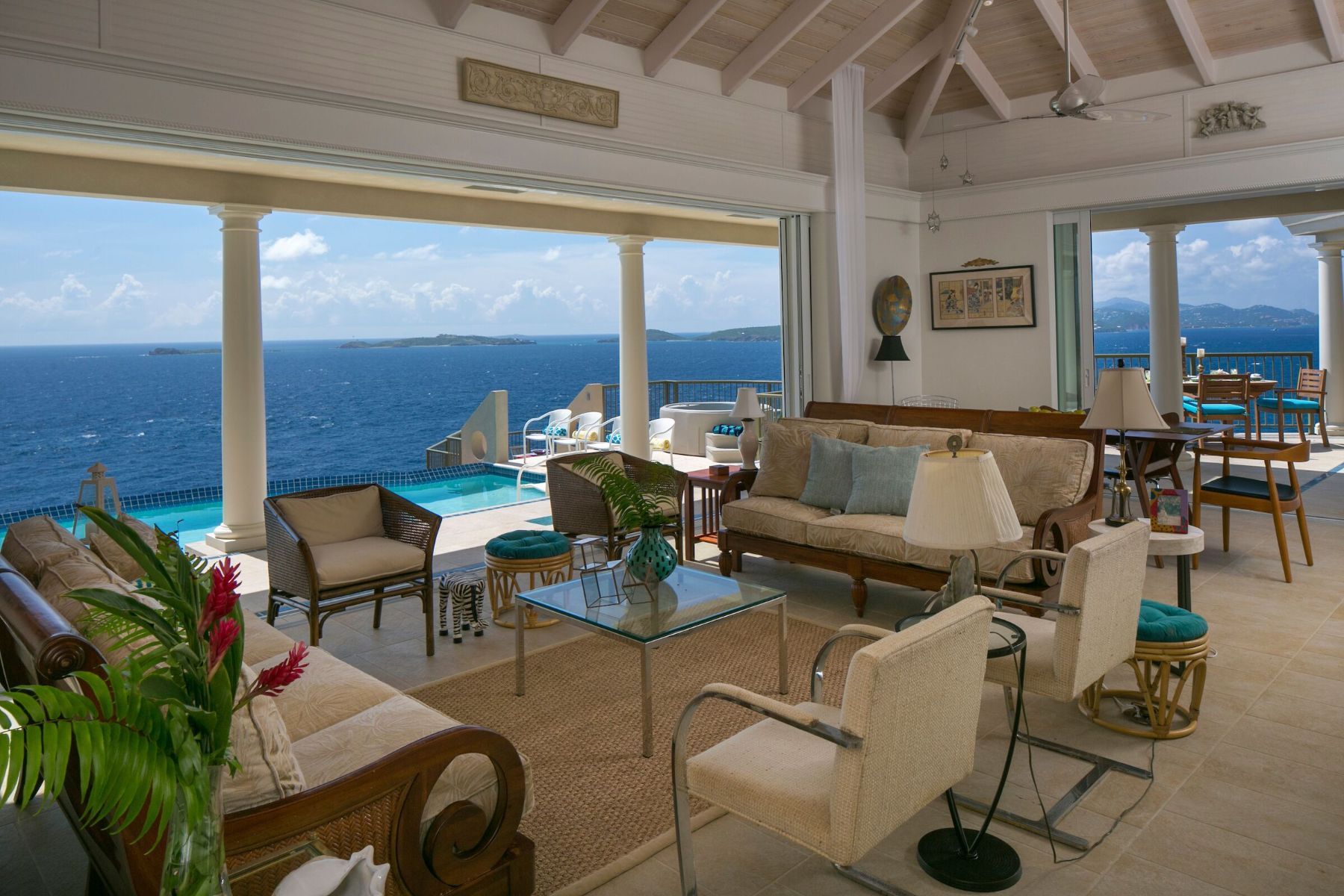 The Point at Maria Bluff villa photo.