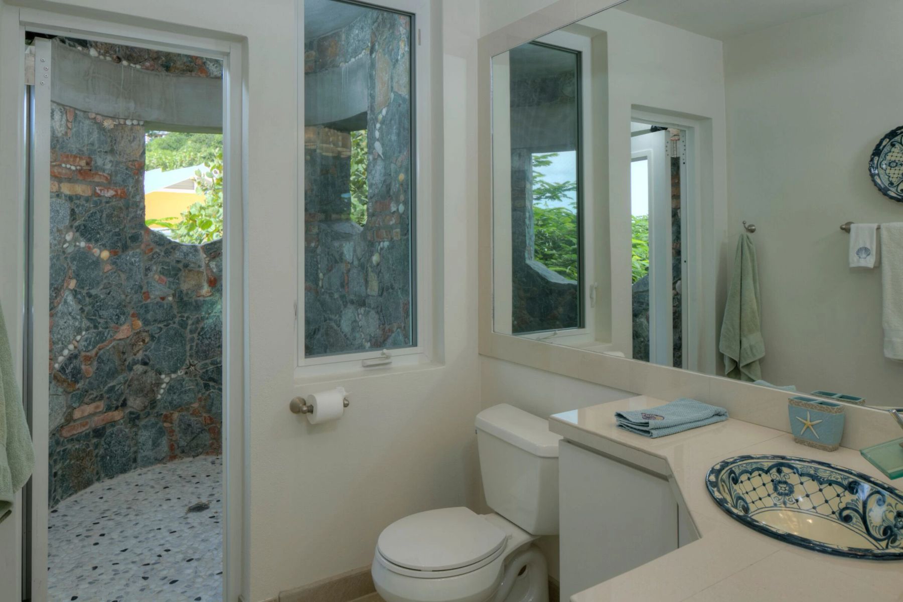 The Point at Maria Bluff villa photo.