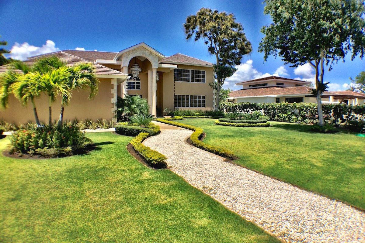 Villa enrtance
