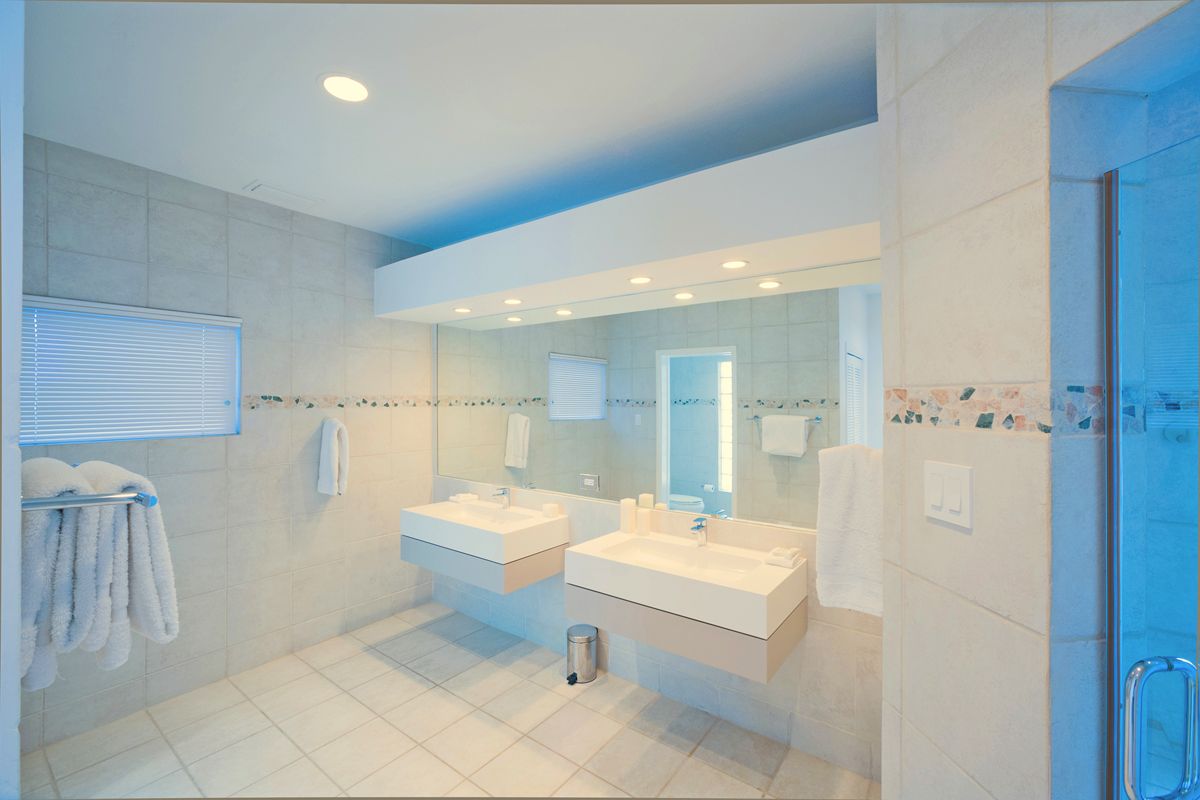 En suite bathroom