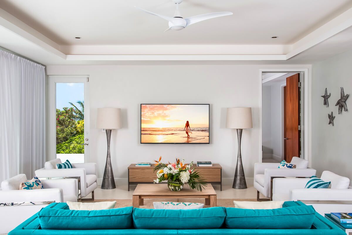 Turquoise villa photo.