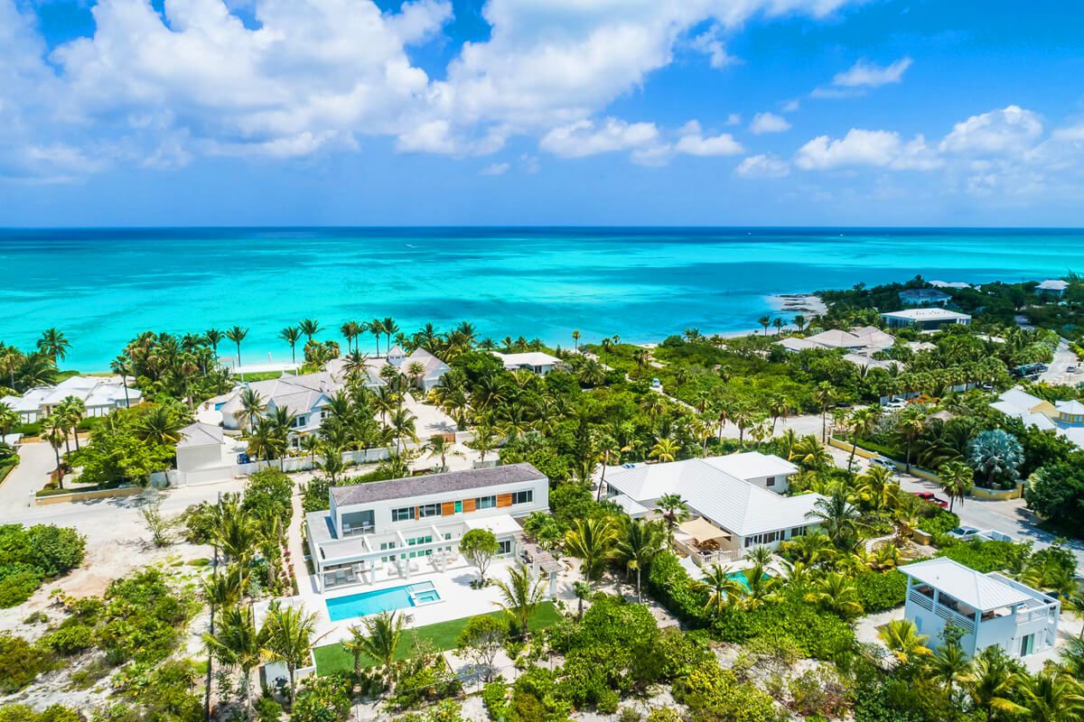Turquoise villa photo.