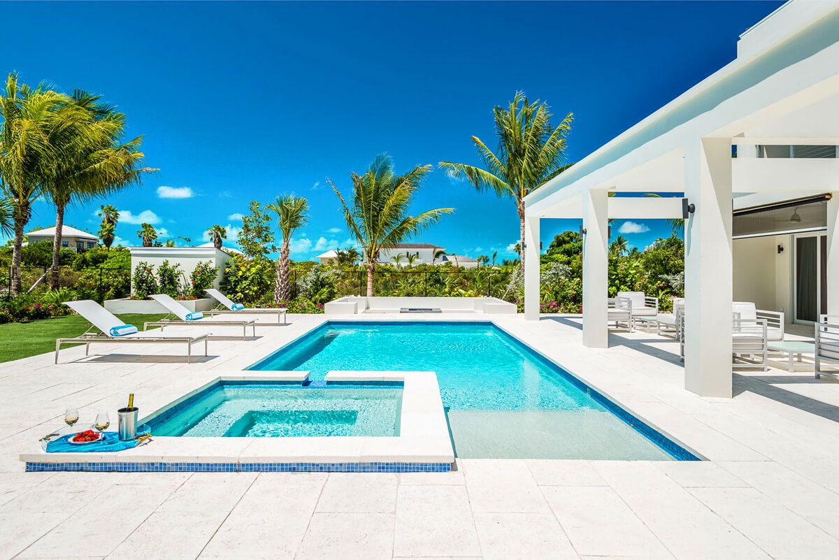 Turquoise villa photo.