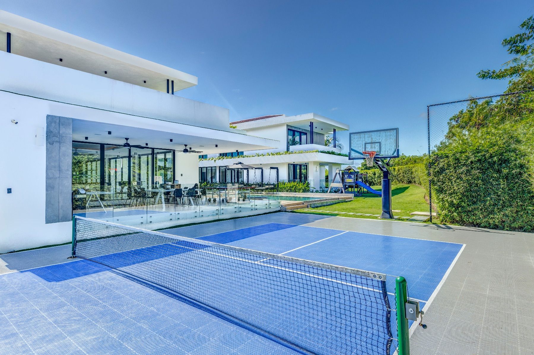 Yarari Royale villa photo.
