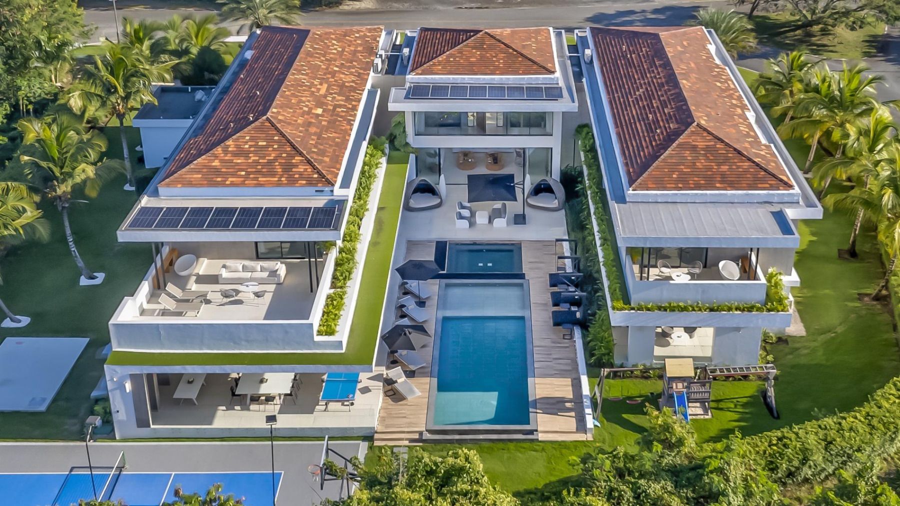 Yarari Royale villa photo.