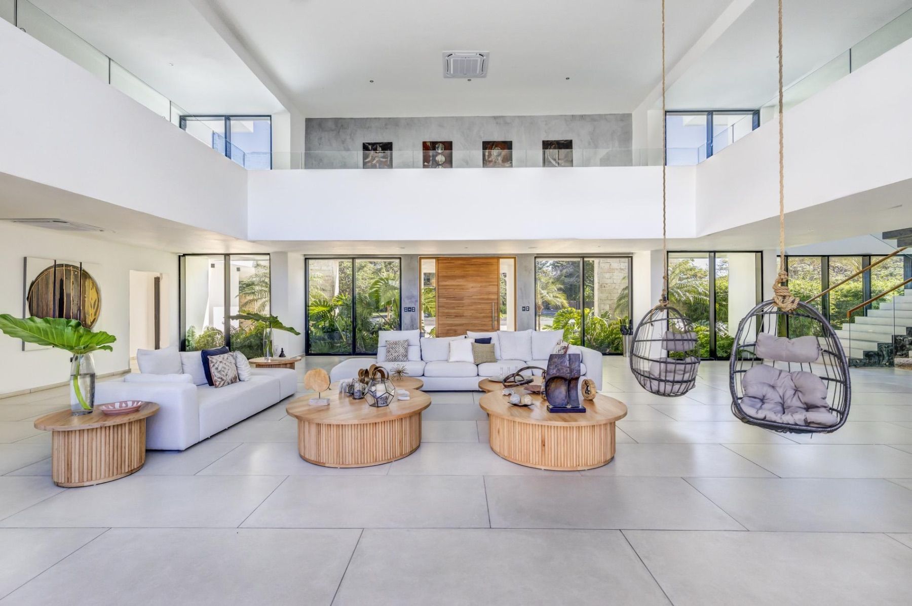 Yarari Royale villa photo.