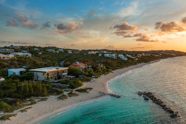Villa Doma on Turks and Caicos Bella Vita is a contemporary villa located near Babalua Beach