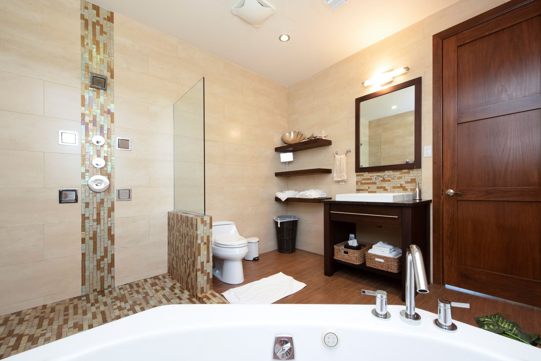Sea Orchard Retreat villa photo.