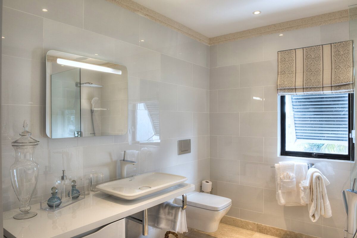 En suite bathroom