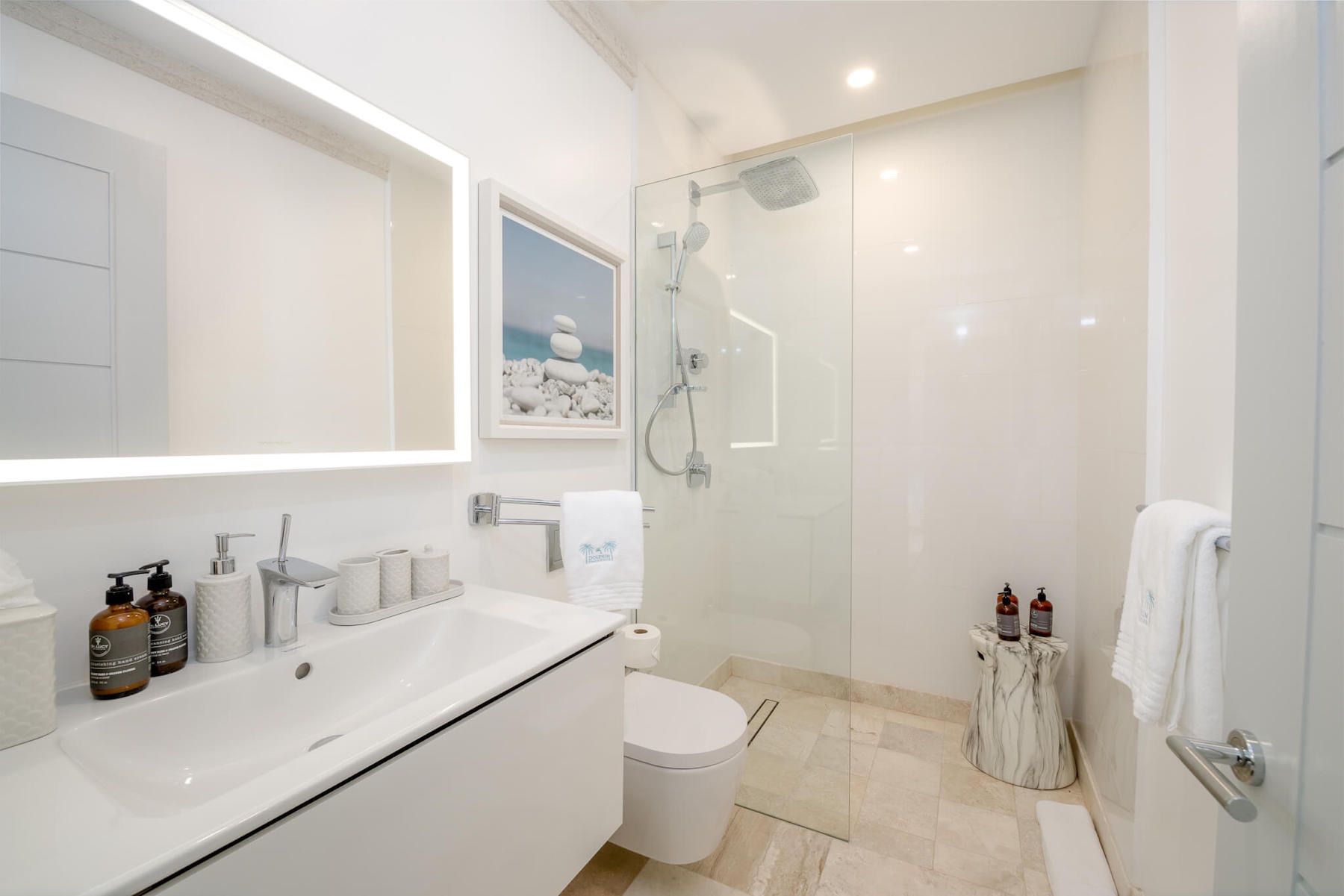 Dolphin Beach House villa photo.