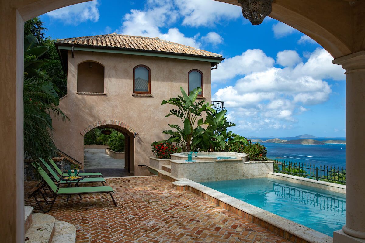 Lime Tree at Peter Bay villa photo.