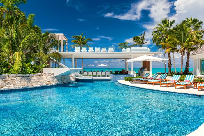 Salacia Villa in Grace Bay offers amazing amenities