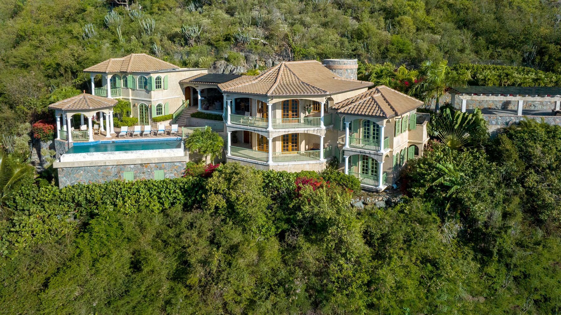 EauSea villa photo.
