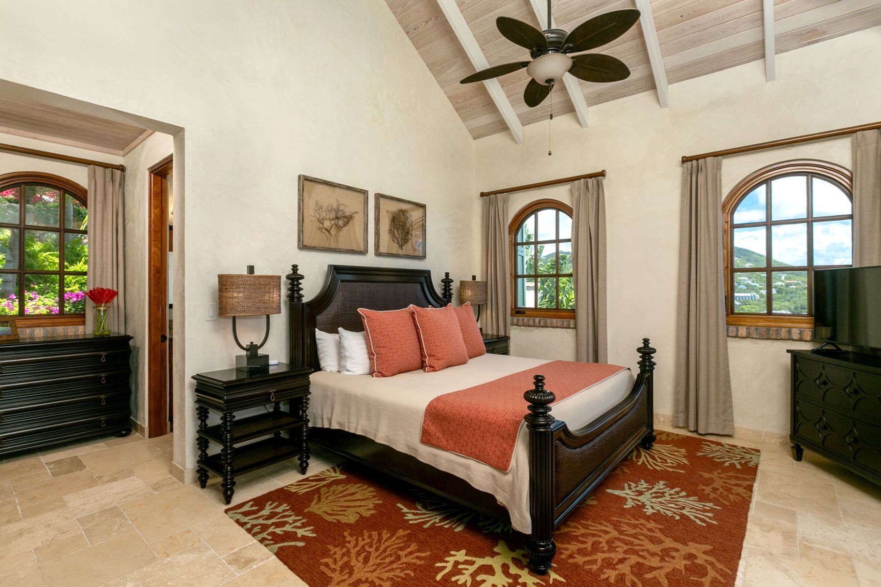 EauSea villa photo.