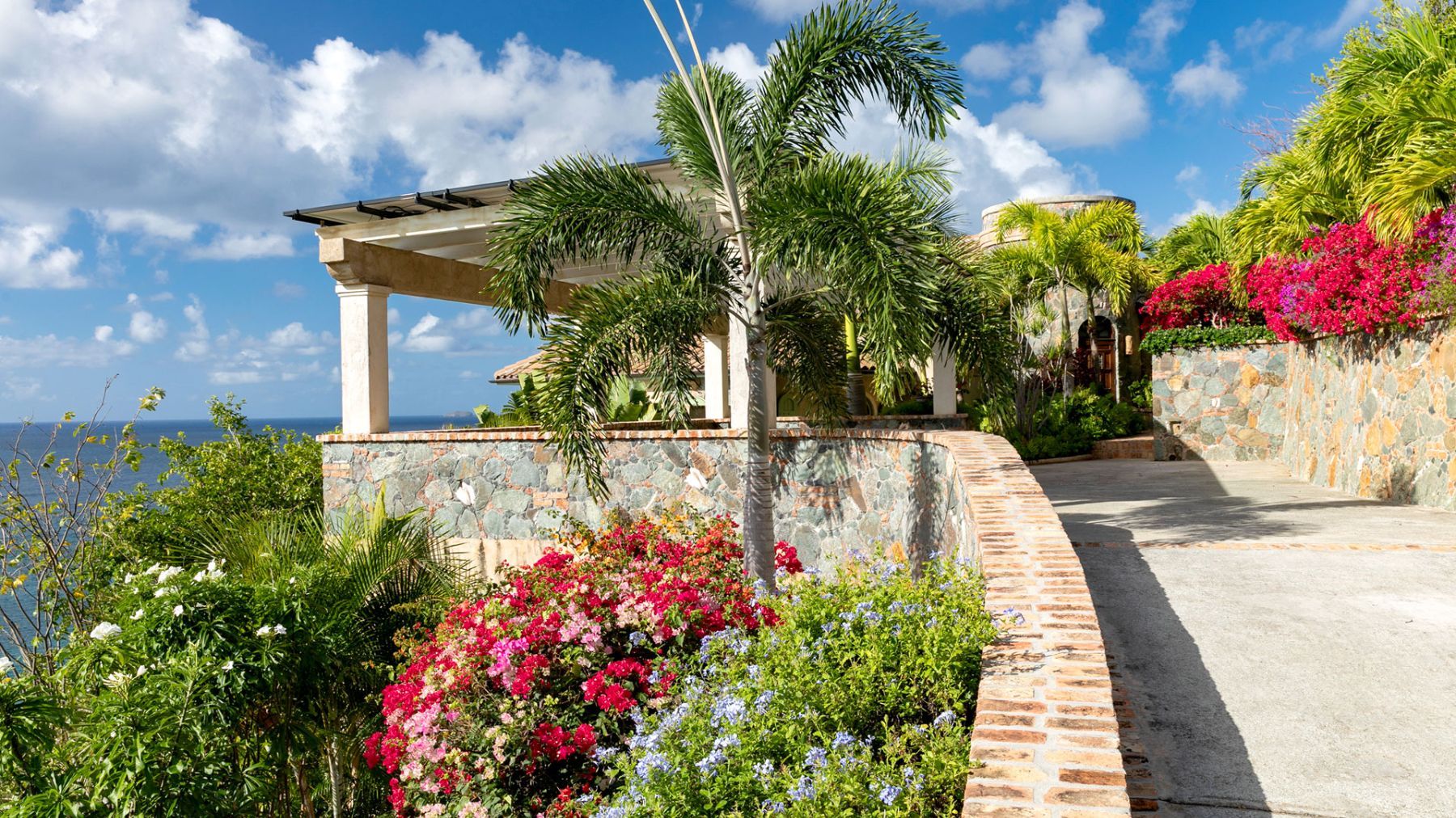 EauSea villa photo.