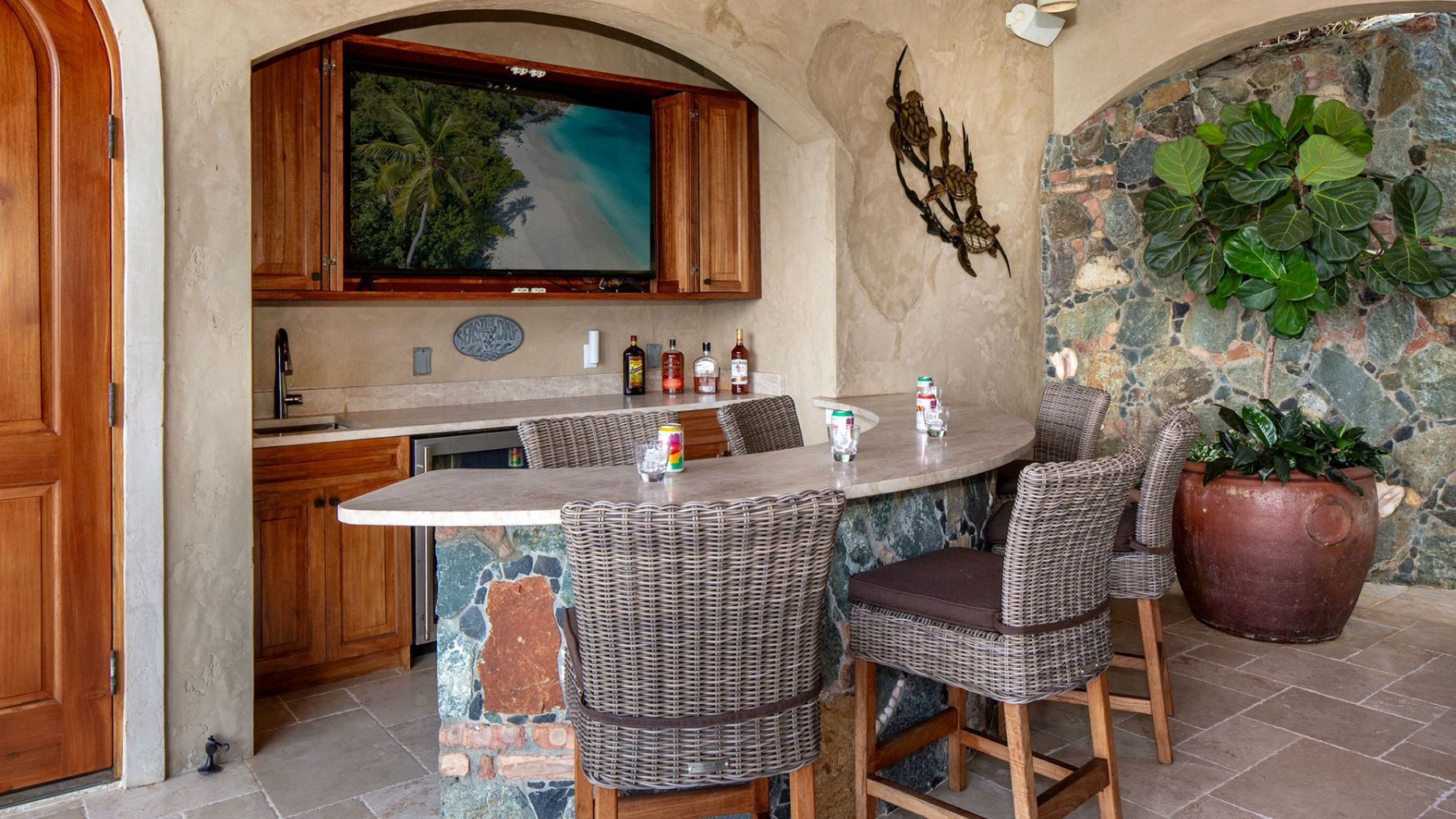 EauSea villa photo.