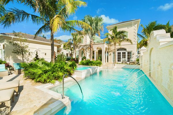 The elegant Shore Club Villas feature private swimming pools 