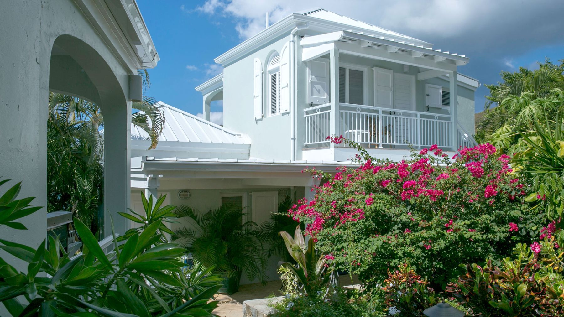 Sea's Edge villa photo.