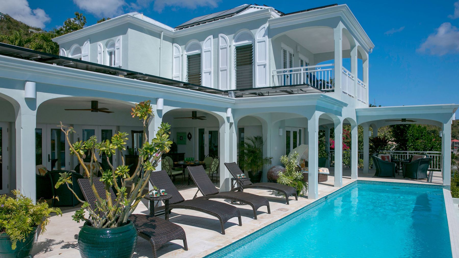 Sea's Edge villa photo.