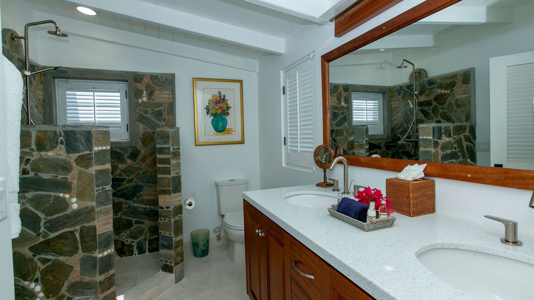 Sea's Edge villa photo.