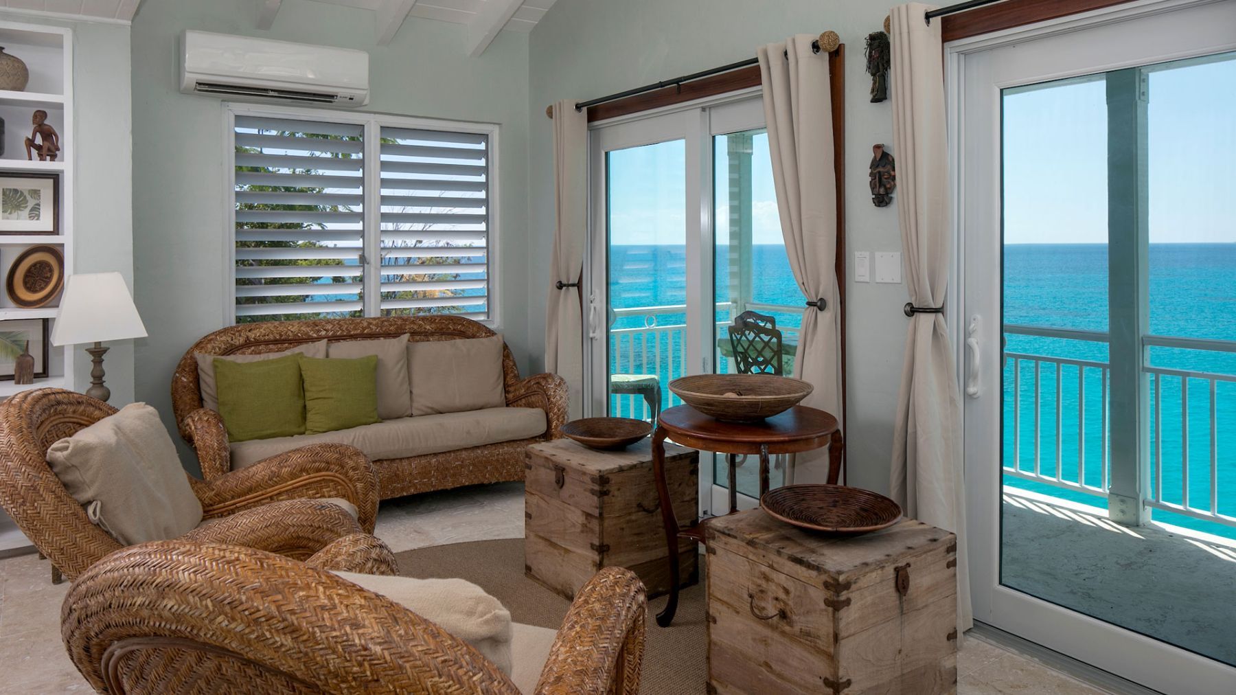 Sea's Edge villa photo.