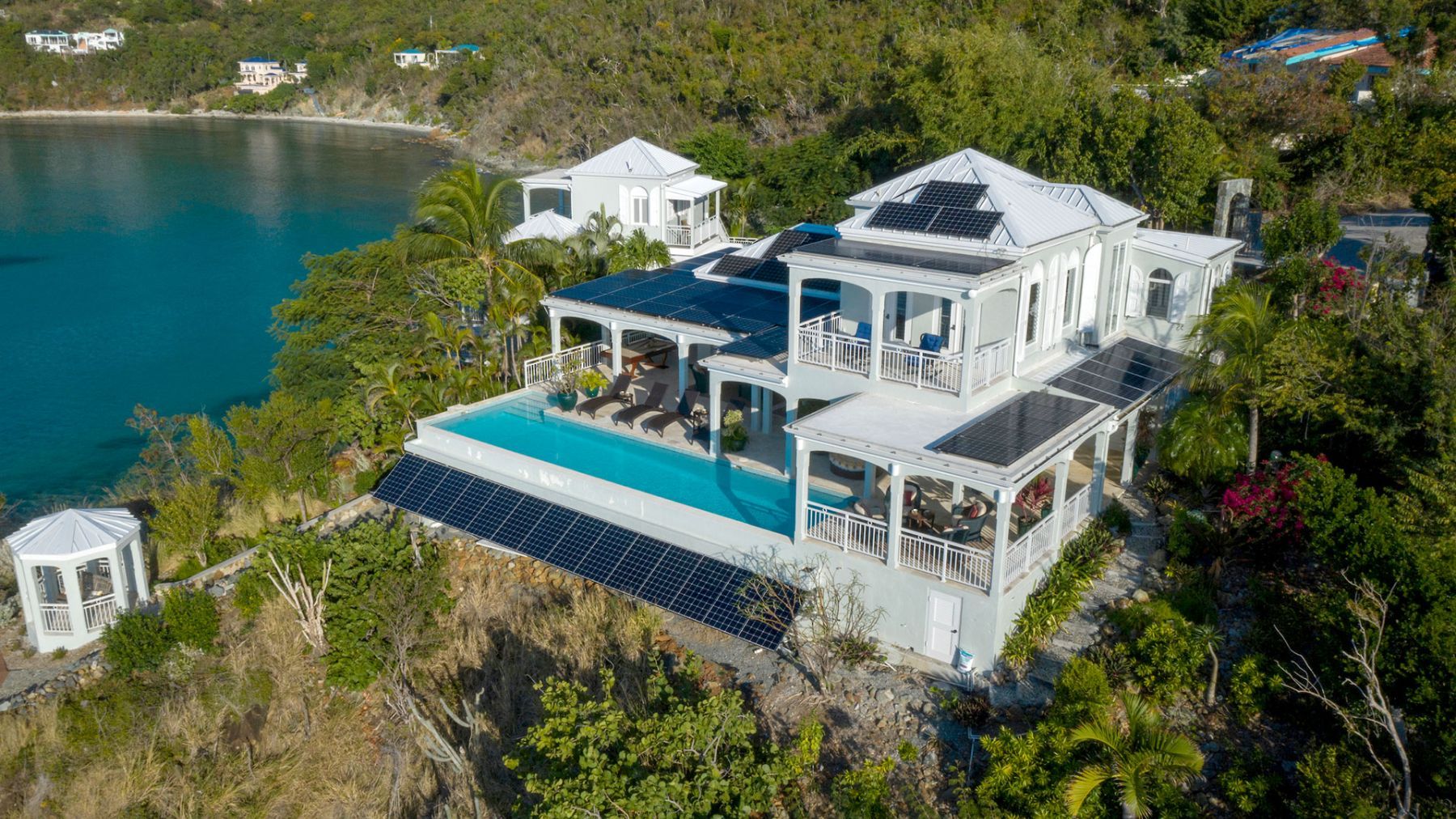 Sea's Edge villa photo.