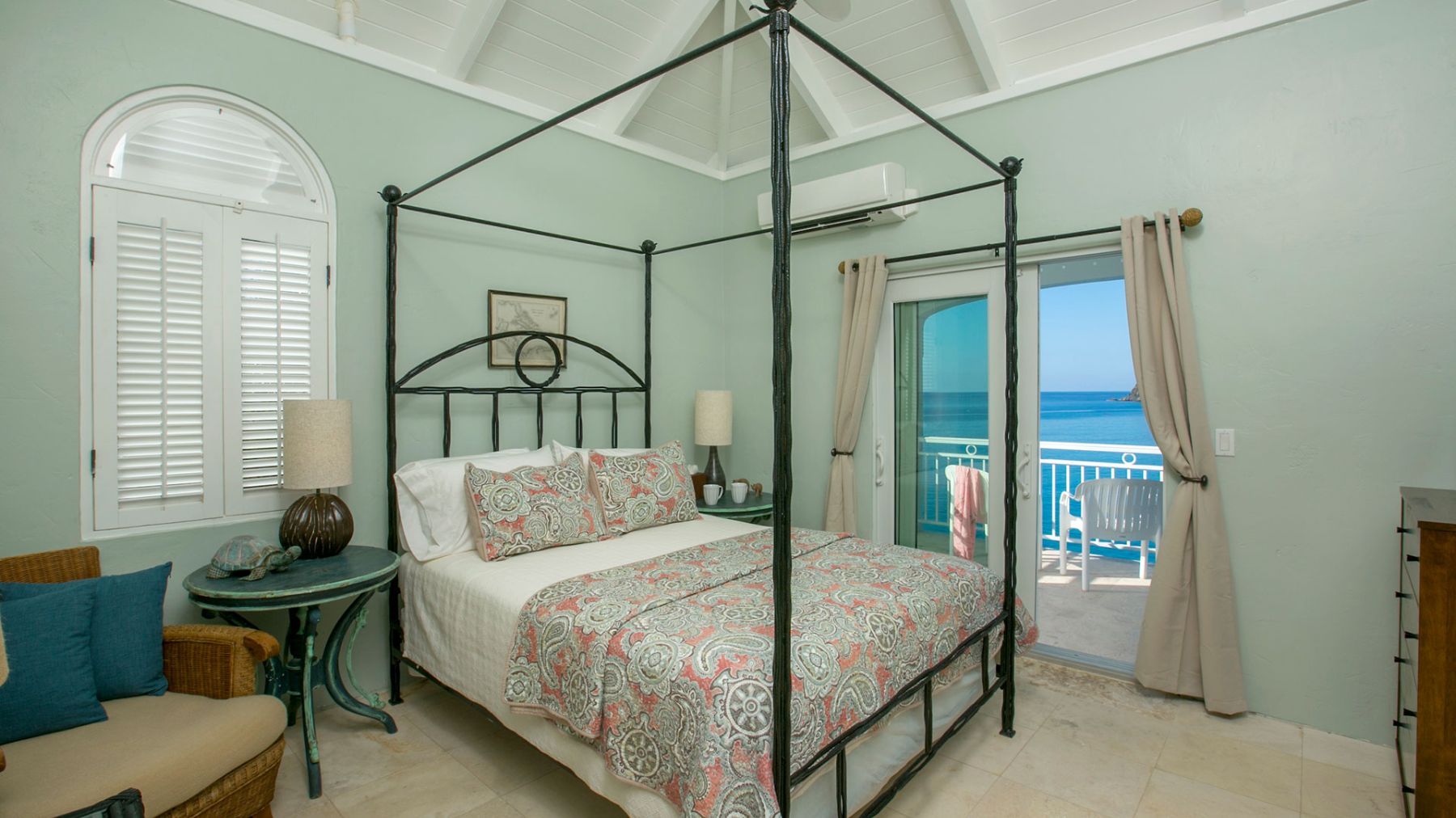 Sea's Edge villa photo.