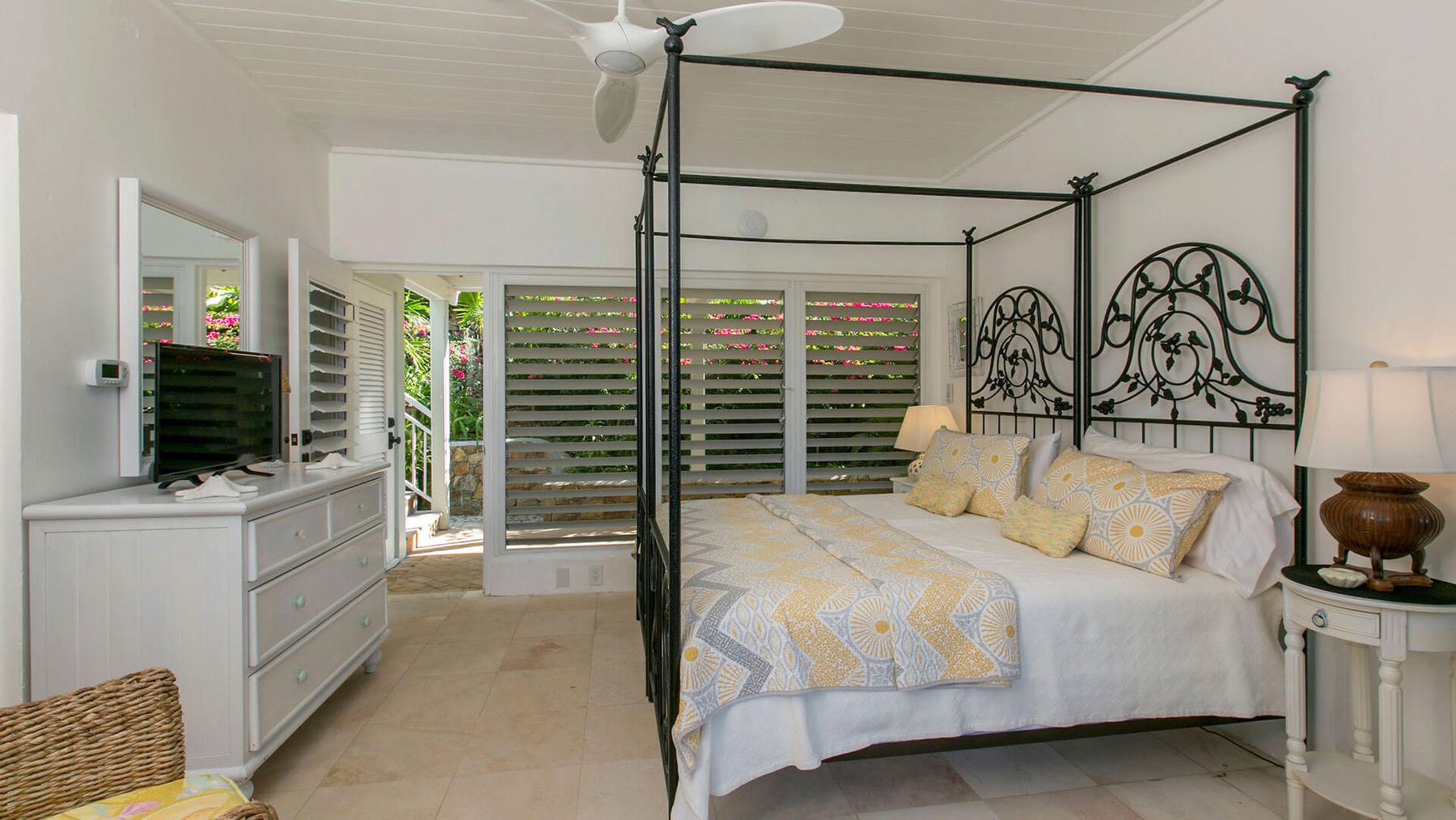 Sea's Edge villa photo.