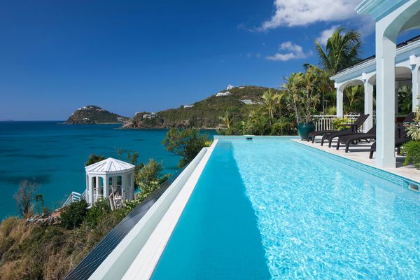 Sea’s Edge sits above Rendezvous Bay with amazing ocean views