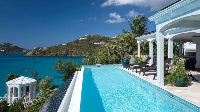 Sea's Edge villa photo.