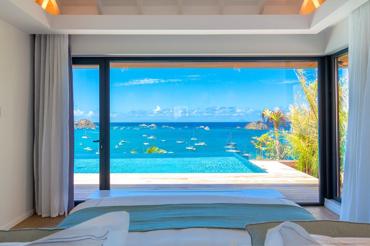 Views over the pool into the harbor