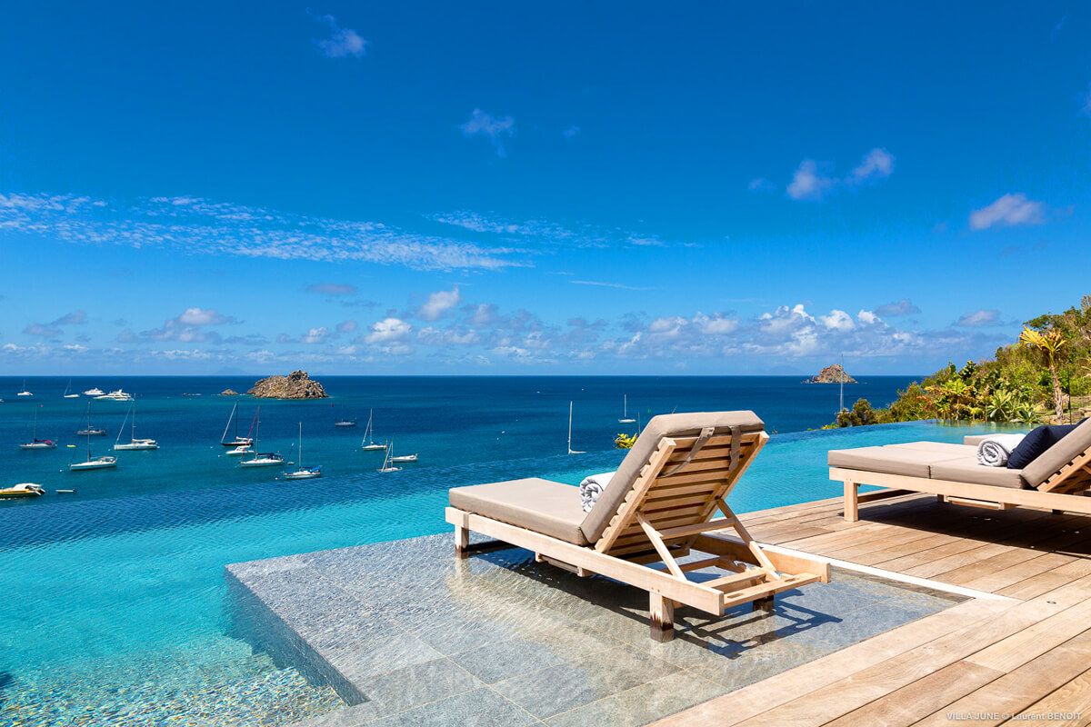 Lounge on the deck