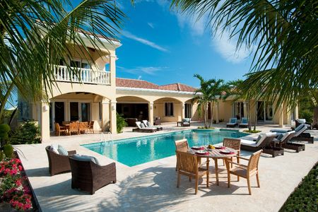 Mirabelle sits on a beautiful stretch of Sapodilla Bay Beach