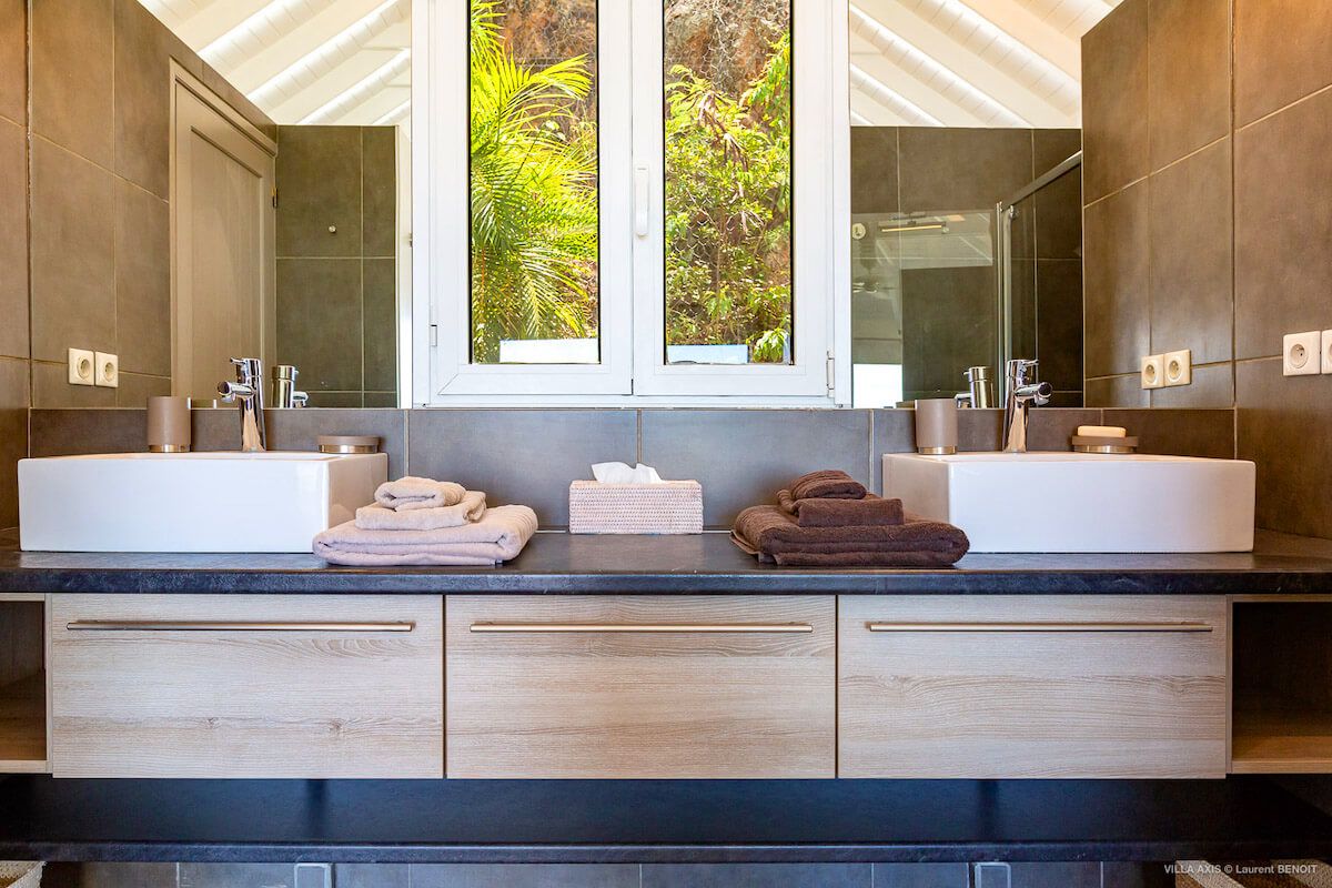 double vanity bathroom
