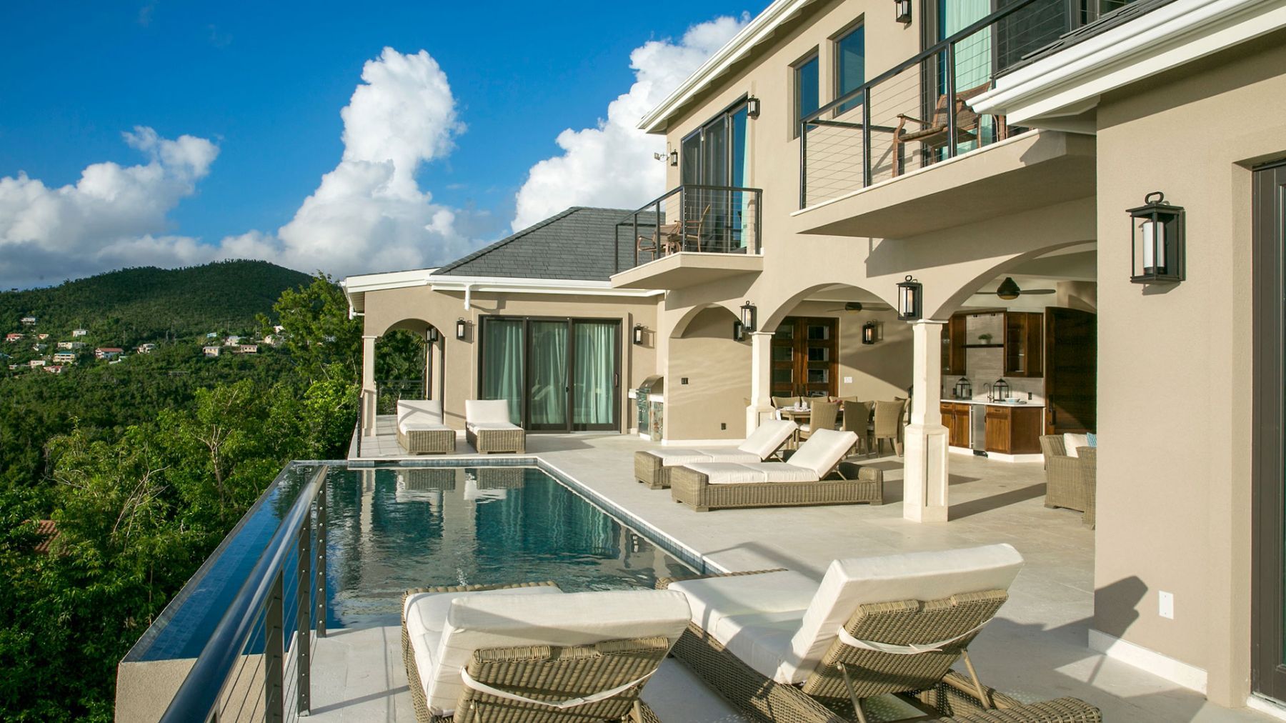 Marathon villa photo.