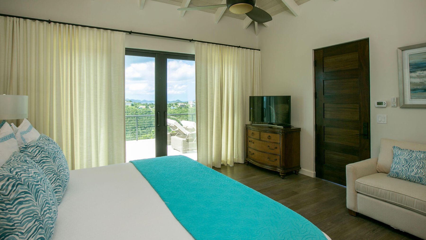 Marathon villa photo.