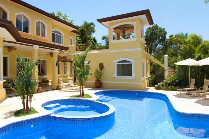 Casa de Suenos is located within the gated Los Suenos Resort community