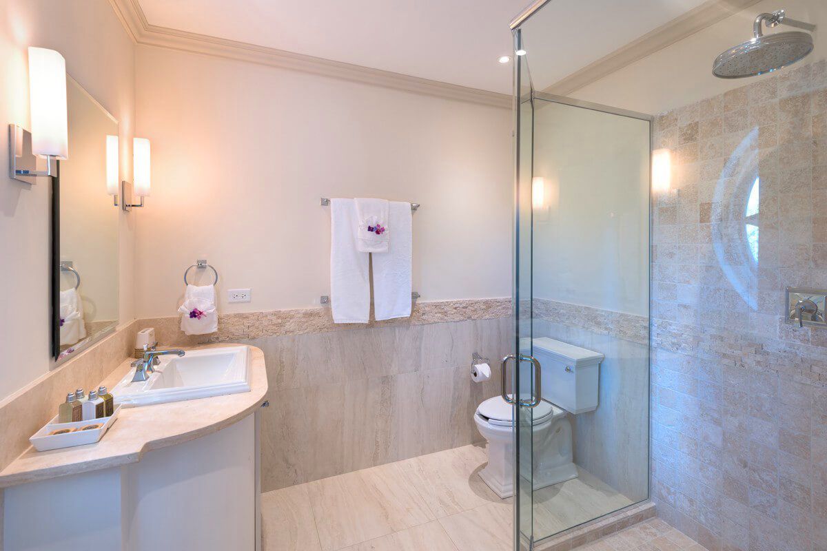 En suite bathroom