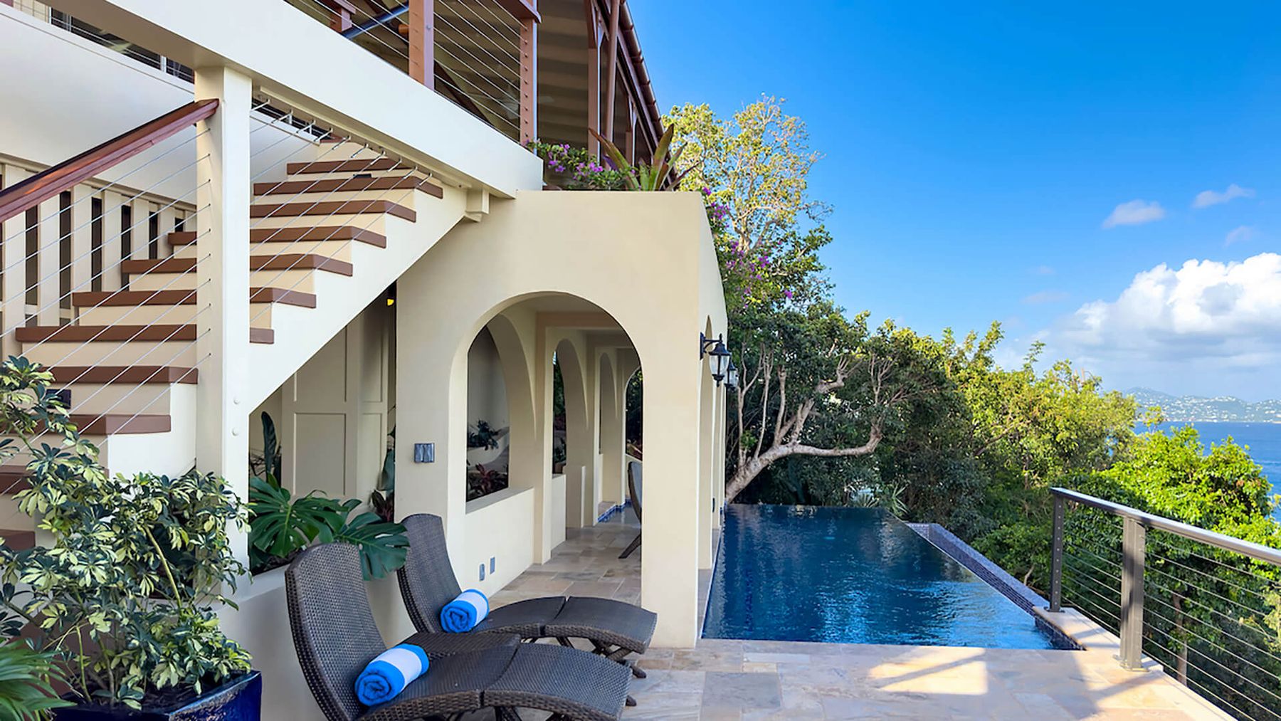 Blue Tang villa photo.