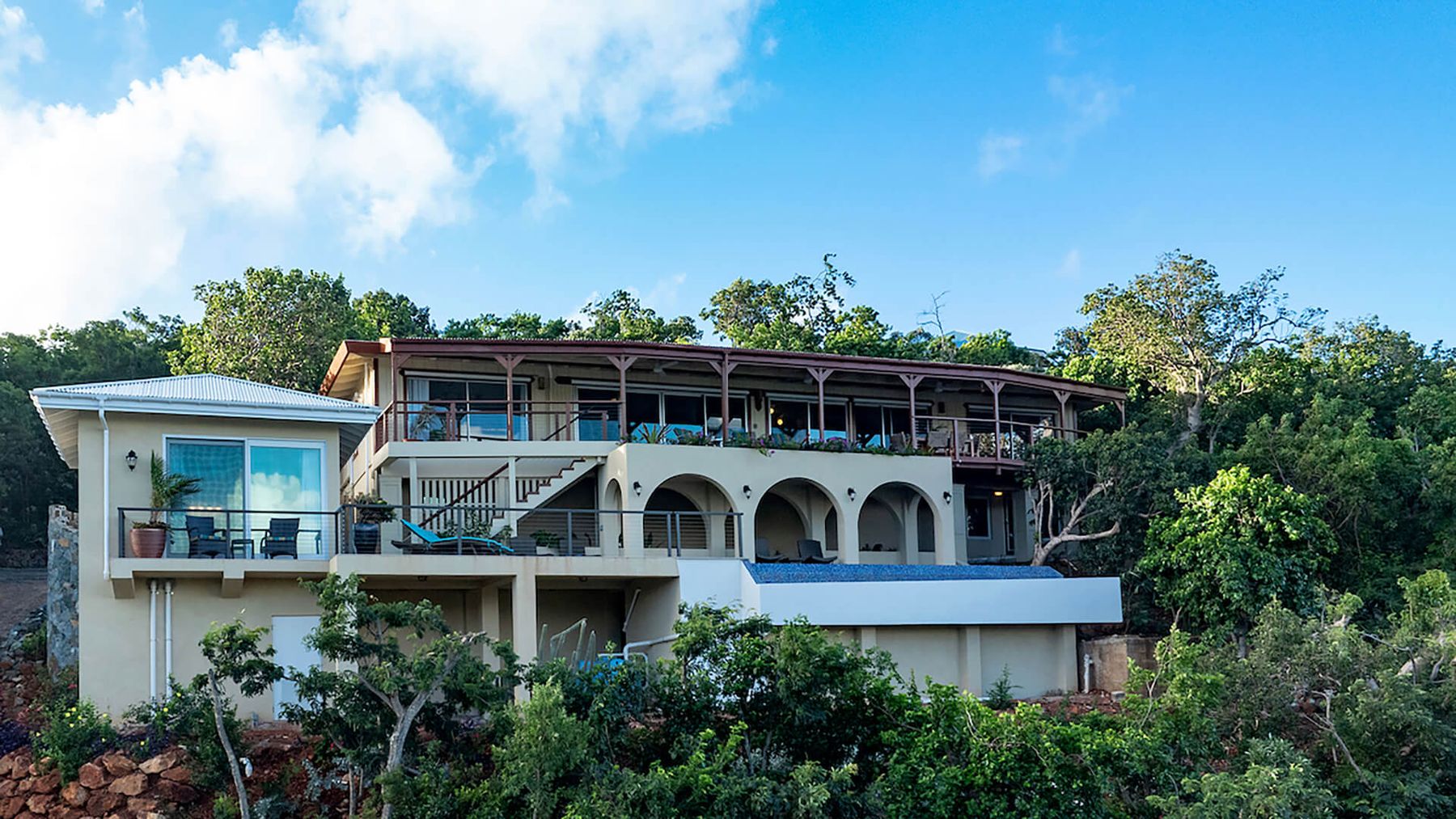 Blue Tang villa photo.