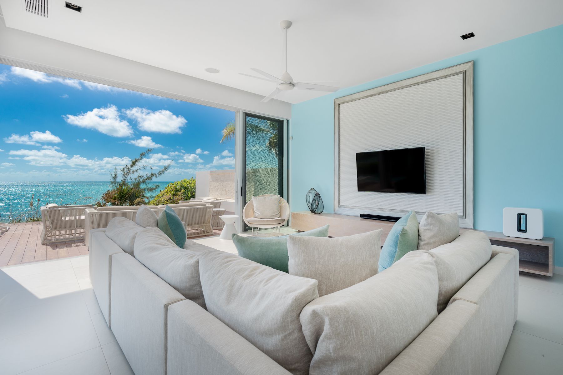 Helios villa photo.