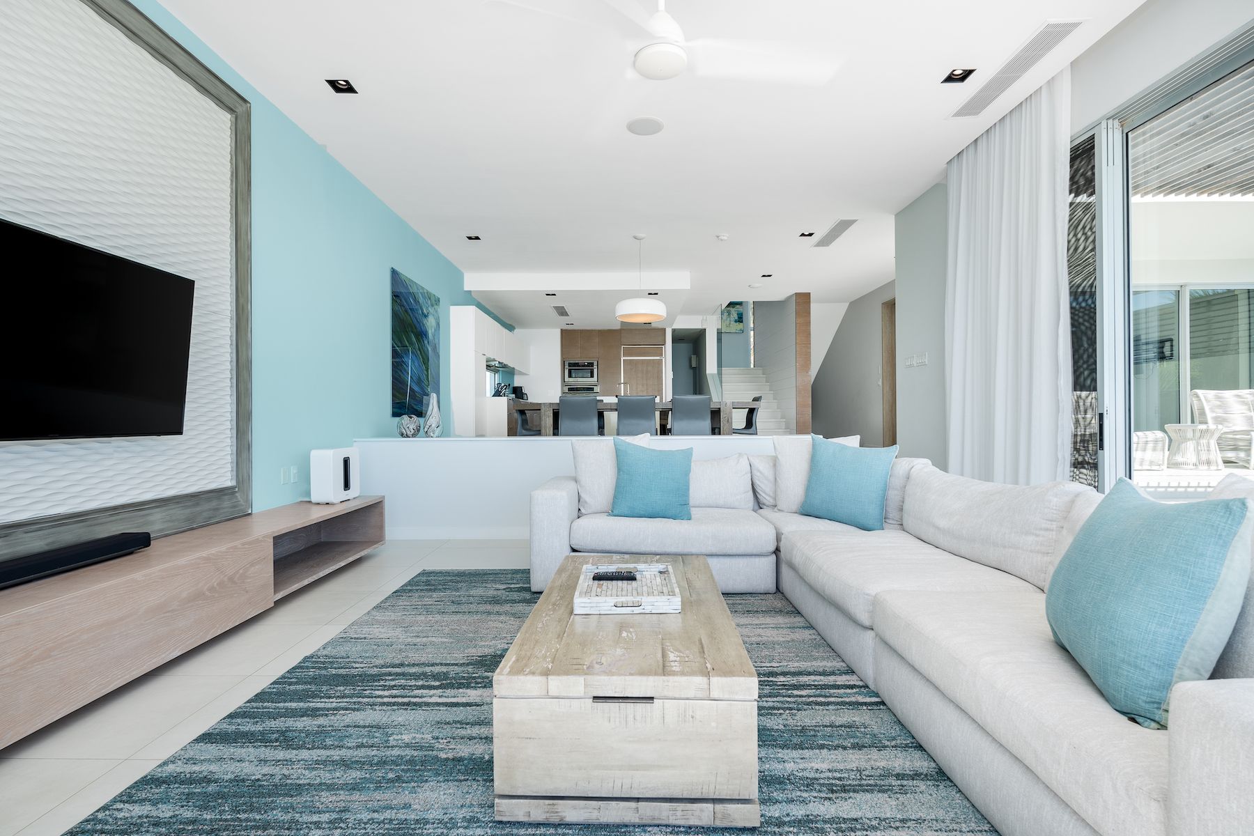 Helios villa photo.