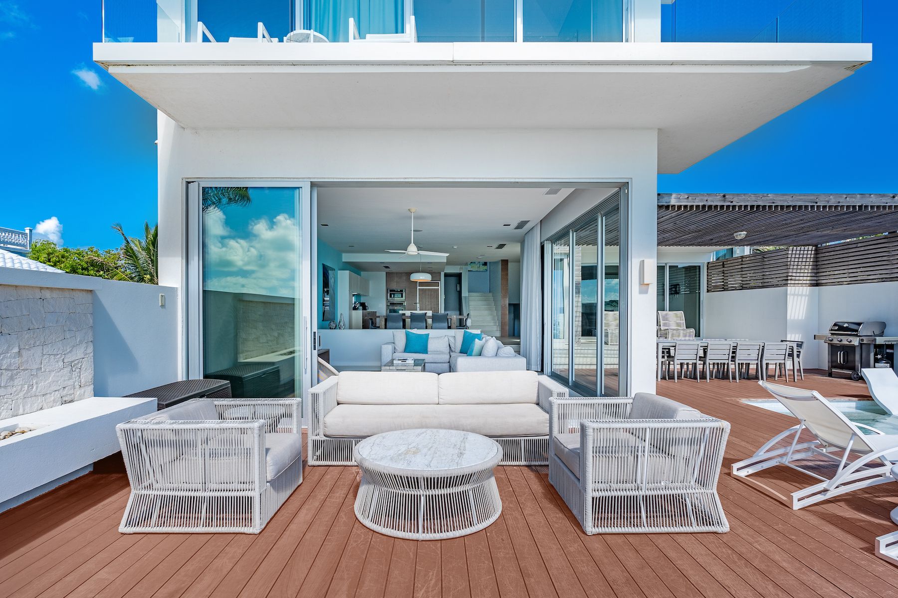 Helios villa photo.