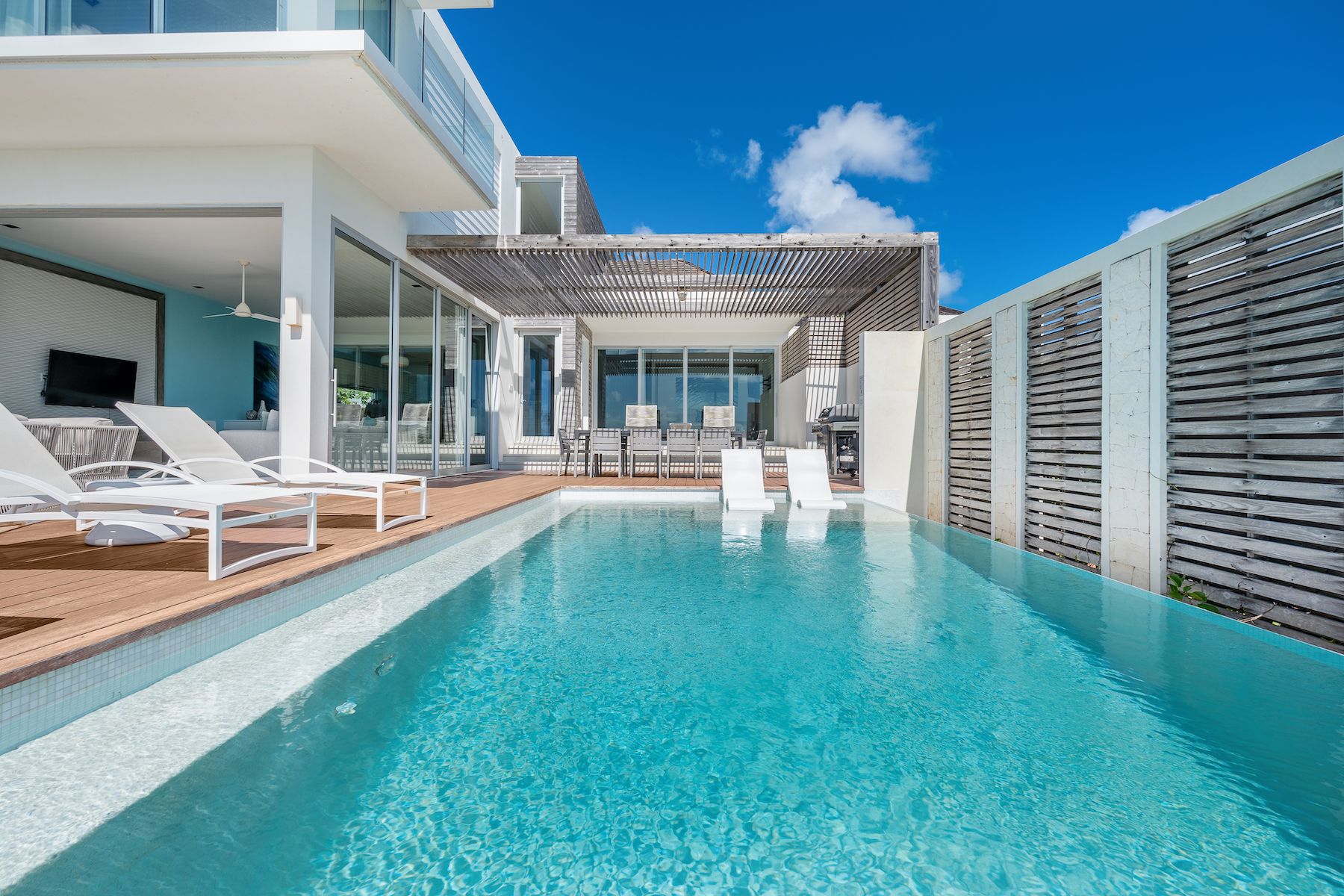 Helios villa photo.