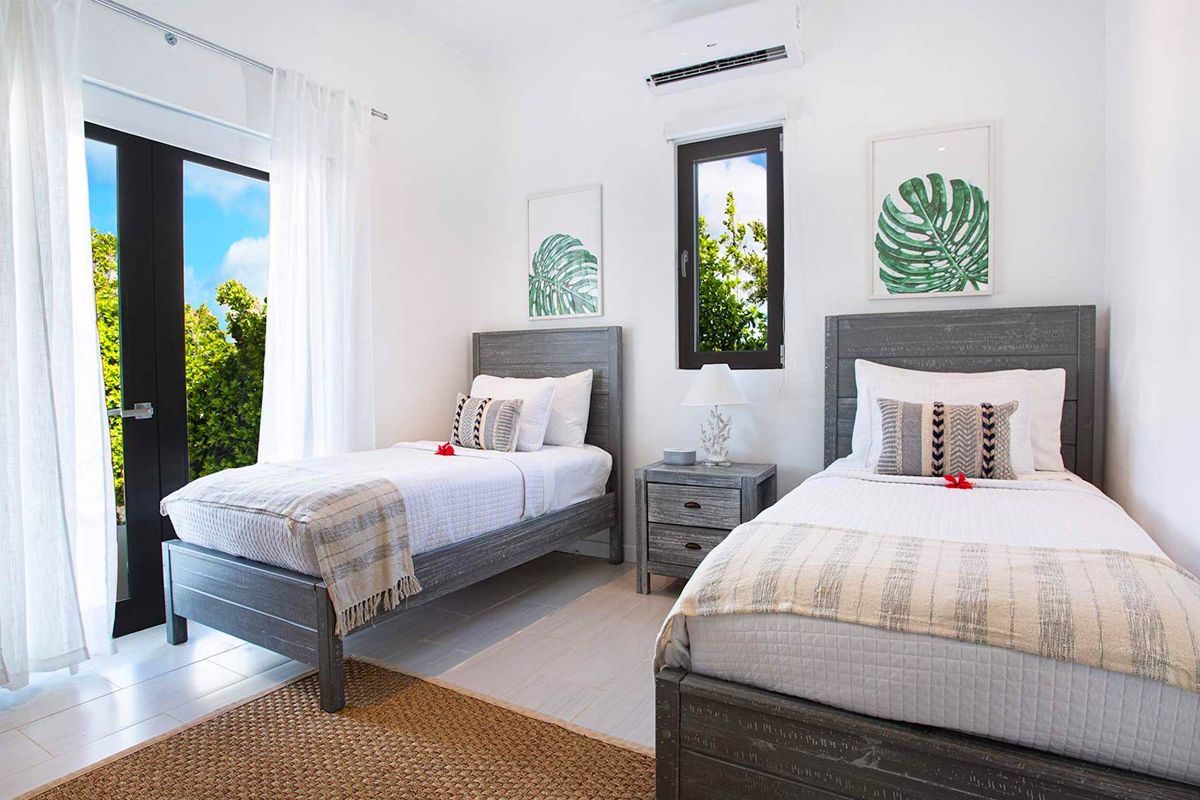 Twin bedroom